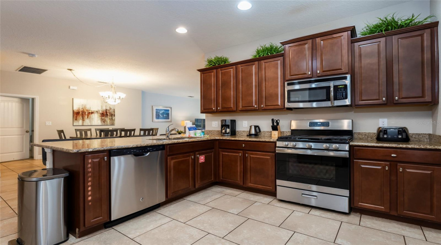 DAVENPORT, Florida 33837, 5 Bedrooms Bedrooms, ,5 BathroomsBathrooms,Residential,For Sale,OAKBOURNE,0,MFRS5146181