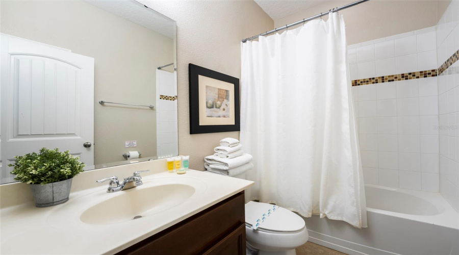 DAVENPORT, Florida 33837, 5 Bedrooms Bedrooms, ,5 BathroomsBathrooms,Residential,For Sale,OAKBOURNE,0,MFRS5146181