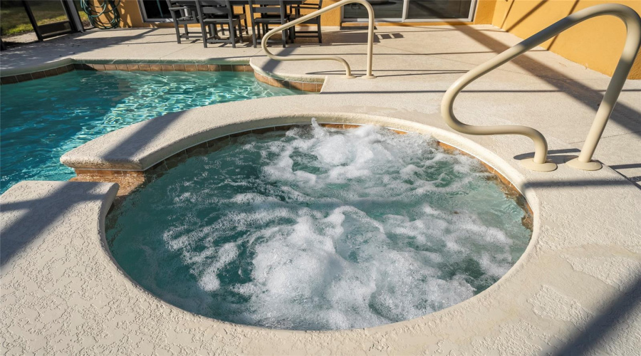 DAVENPORT, Florida 33837, 5 Bedrooms Bedrooms, ,5 BathroomsBathrooms,Residential,For Sale,OAKBOURNE,0,MFRS5146181