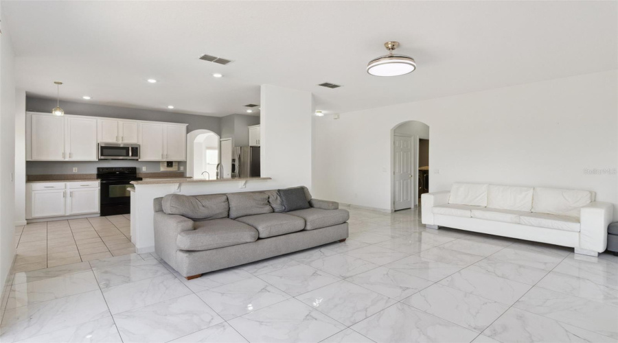 KISSIMMEE, Florida 34746, 5 Bedrooms Bedrooms, ,3 BathroomsBathrooms,Residential,For Sale,PATRICIAN,0,MFRS5147731