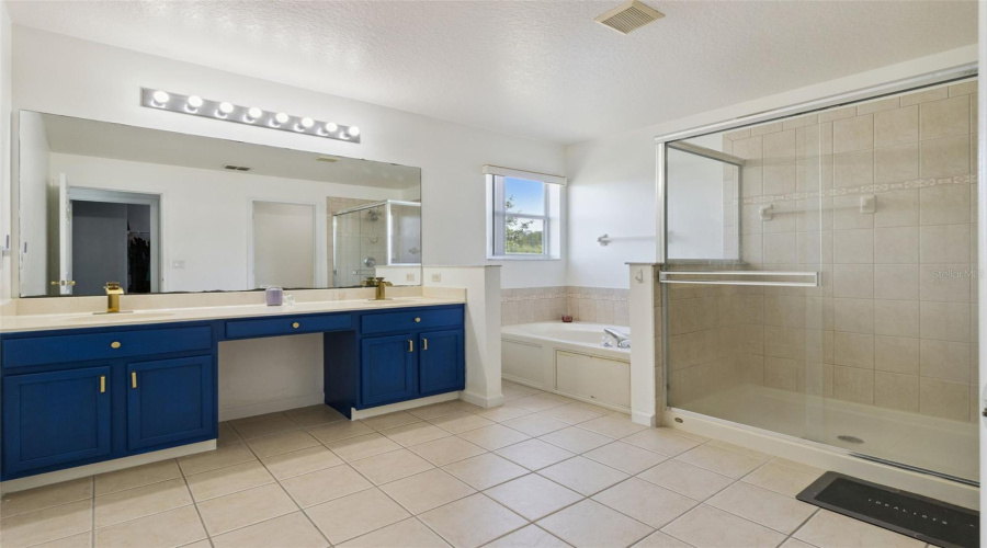 KISSIMMEE, Florida 34746, 5 Bedrooms Bedrooms, ,3 BathroomsBathrooms,Residential,For Sale,PATRICIAN,0,MFRS5147731