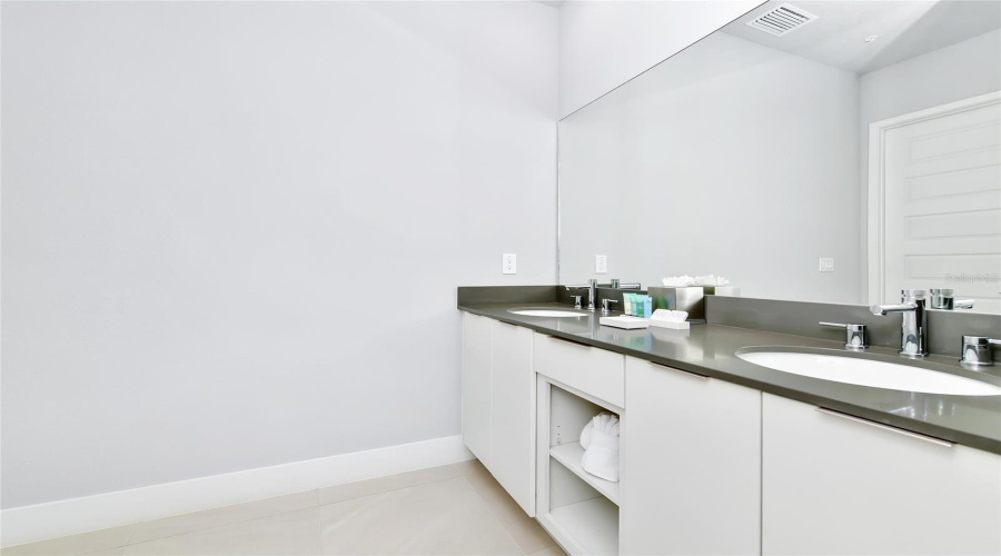 KISSIMMEE, Florida 34747, 3 Bedrooms Bedrooms, ,2 BathroomsBathrooms,Residential,For Sale,SANDY RIDGE,0,MFRO6399336