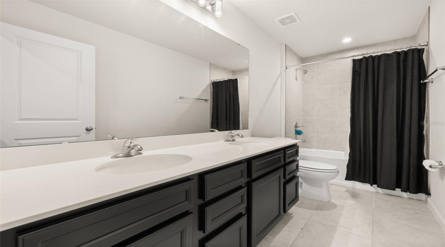 DAVENPORT, Florida 33837, 5 Bedrooms Bedrooms, ,3 BathroomsBathrooms,Residential,For Sale,BLOOM,0,MFRS5147860