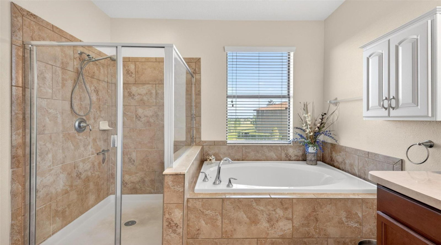 DAVENPORT, Florida 33896, 3 Bedrooms Bedrooms, ,2 BathroomsBathrooms,Residential,For Sale,LONG COVE,0,MFRA4690101