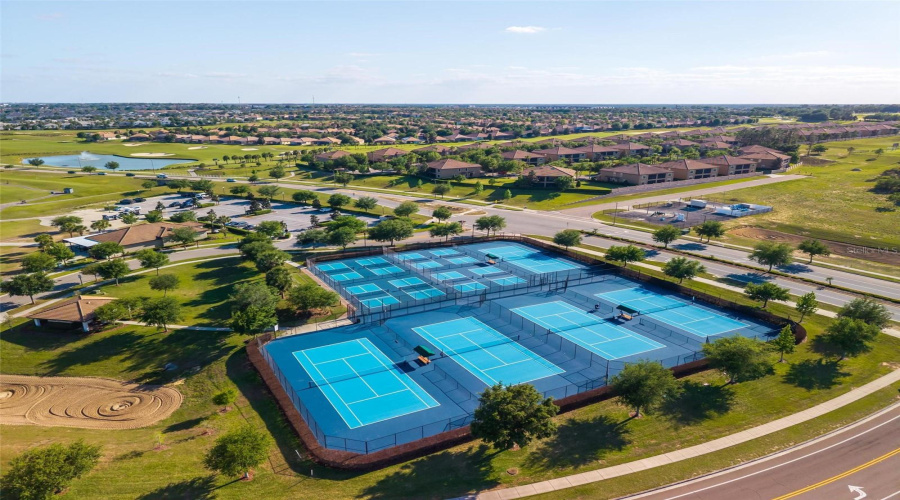 DAVENPORT, Florida 33896, 3 Bedrooms Bedrooms, ,2 BathroomsBathrooms,Residential,For Sale,LONG COVE,0,MFRA4690101