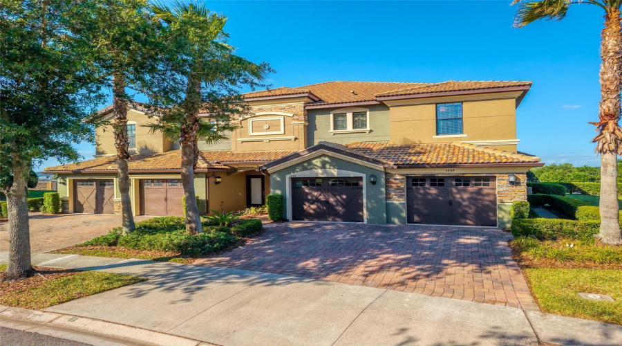 DAVENPORT, Florida 33896, 3 Bedrooms Bedrooms, ,2 BathroomsBathrooms,Residential,For Sale,LONG COVE,0,MFRA4690101