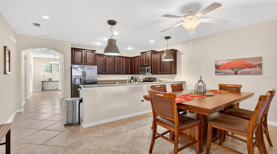 DAVENPORT, Florida 33896, 3 Bedrooms Bedrooms, ,2 BathroomsBathrooms,Residential,For Sale,LONG COVE,0,MFRA4690101