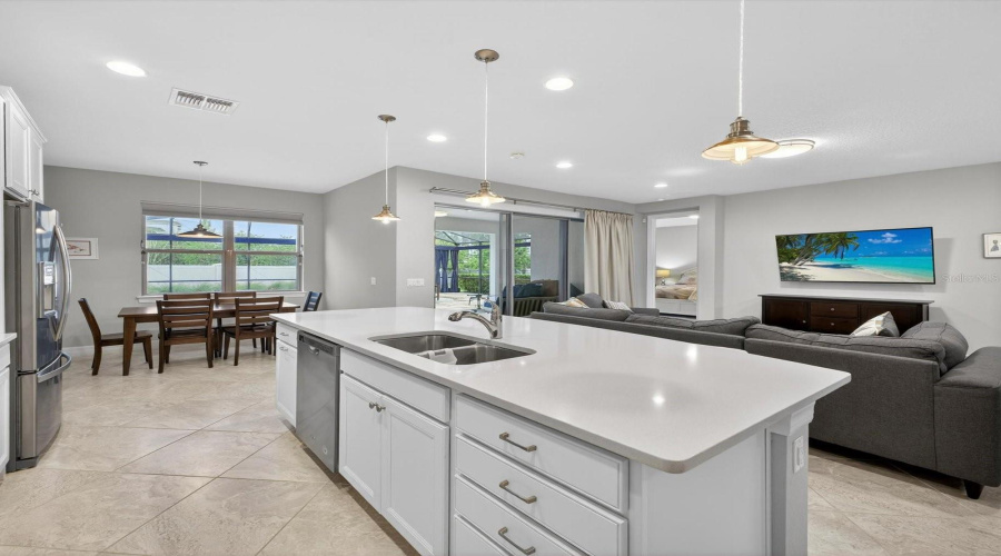 ORLANDO, Florida 32836, 3 Bedrooms Bedrooms, ,3 BathroomsBathrooms,Residential,For Sale,MEADOW GROVE,0,MFRR4911044