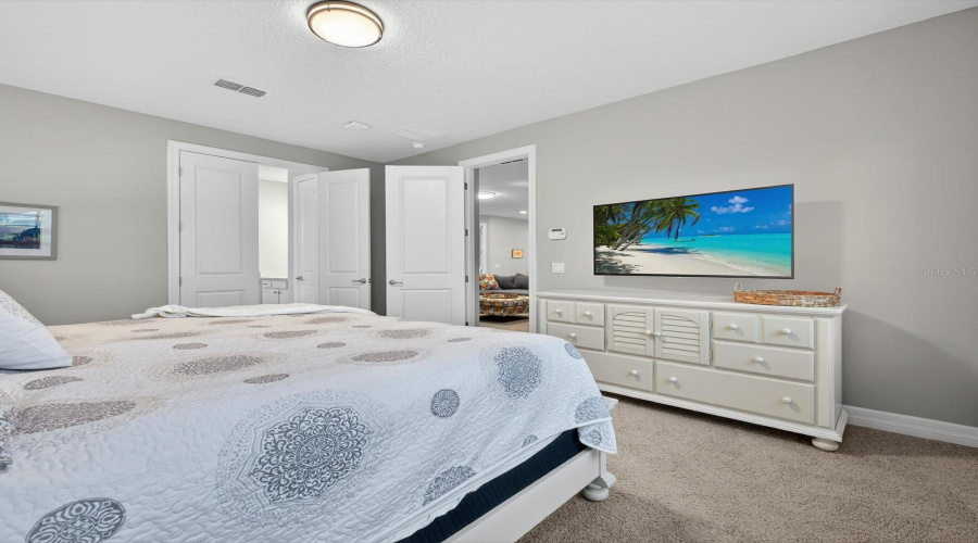 ORLANDO, Florida 32836, 3 Bedrooms Bedrooms, ,3 BathroomsBathrooms,Residential,For Sale,MEADOW GROVE,0,MFRR4911044