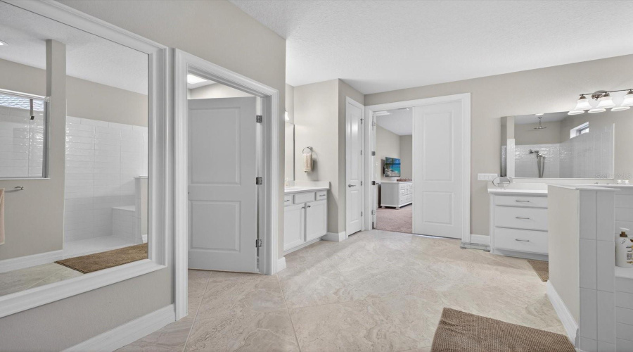 ORLANDO, Florida 32836, 3 Bedrooms Bedrooms, ,3 BathroomsBathrooms,Residential,For Sale,MEADOW GROVE,0,MFRR4911044