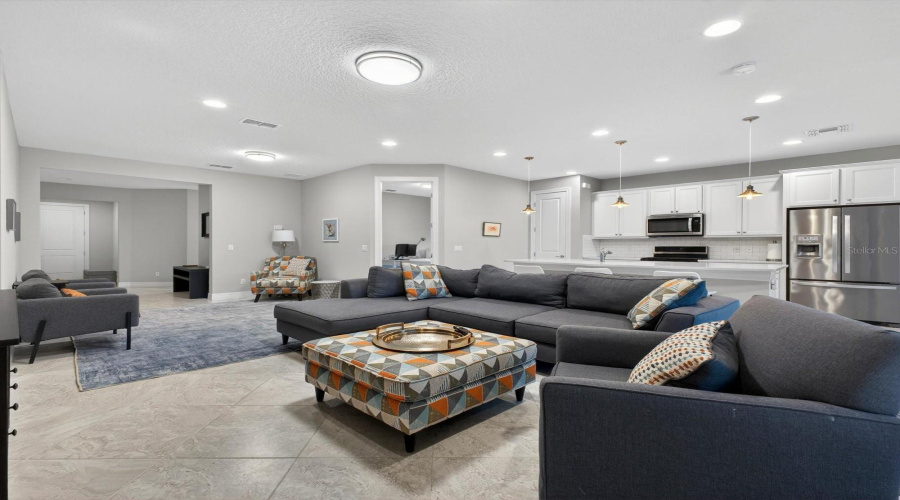 ORLANDO, Florida 32836, 3 Bedrooms Bedrooms, ,3 BathroomsBathrooms,Residential,For Sale,MEADOW GROVE,0,MFRR4911044