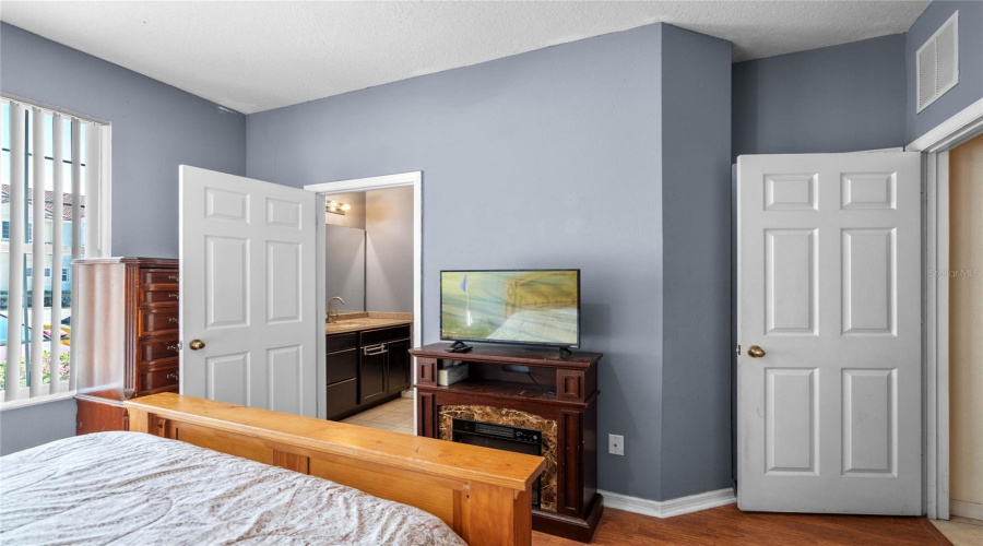 KISSIMMEE, Florida 34746, 4 Bedrooms Bedrooms, ,3 BathroomsBathrooms,Residential,For Sale,HEMINGWAY HOUSE,0,MFRO6398828