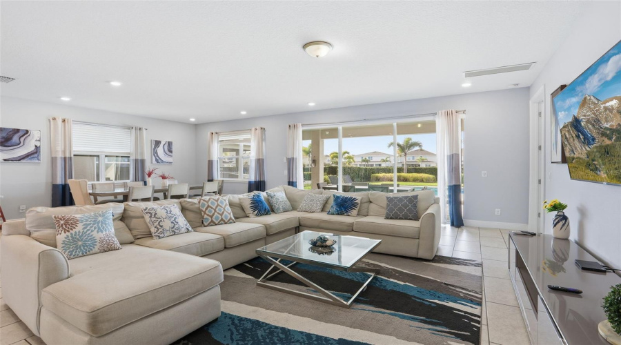 KISSIMMEE, Florida 34747, 8 Bedrooms Bedrooms, ,6 BathroomsBathrooms,Residential,For Sale,AUBURN,0,MFRO6394377