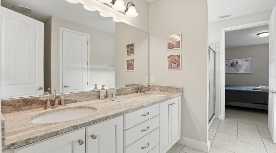 KISSIMMEE, Florida 34747, 8 Bedrooms Bedrooms, ,6 BathroomsBathrooms,Residential,For Sale,AUBURN,0,MFRO6394377