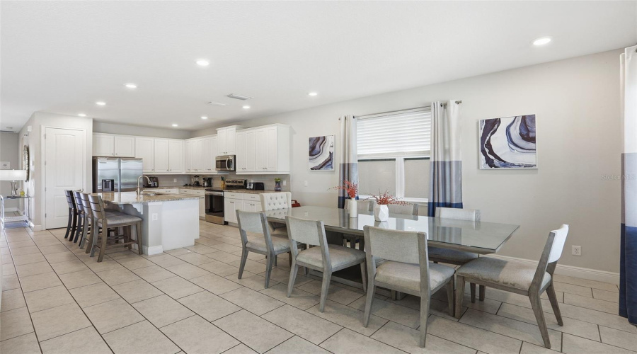 KISSIMMEE, Florida 34747, 8 Bedrooms Bedrooms, ,6 BathroomsBathrooms,Residential,For Sale,AUBURN,0,MFRO6394377