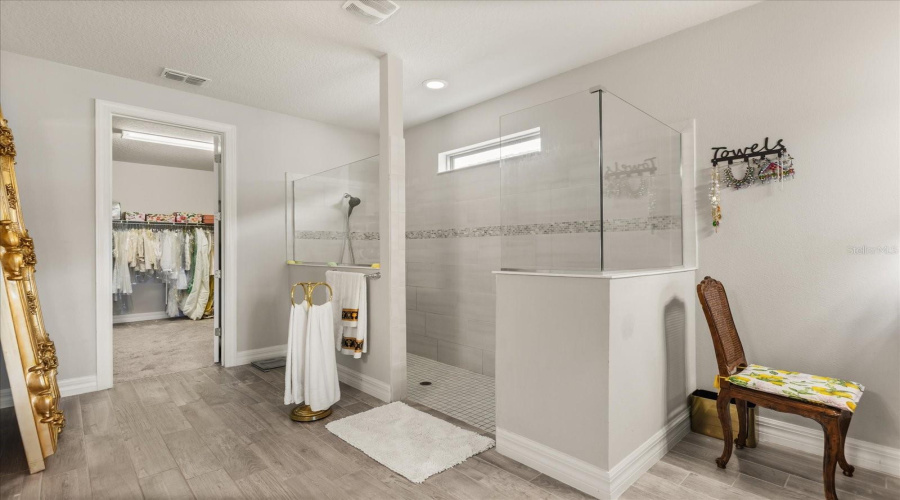 ORLANDO, Florida 32836, 3 Bedrooms Bedrooms, ,3 BathroomsBathrooms,Residential,For Sale,LEMON LAKE,0,MFRO6398787