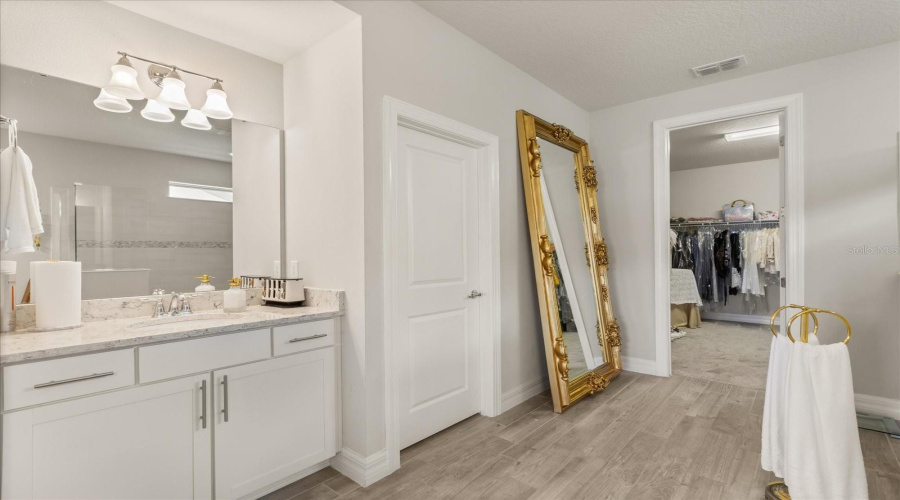 ORLANDO, Florida 32836, 3 Bedrooms Bedrooms, ,3 BathroomsBathrooms,Residential,For Sale,LEMON LAKE,0,MFRO6398787