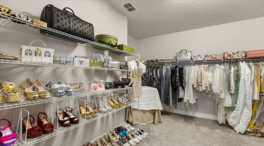 ORLANDO, Florida 32836, 3 Bedrooms Bedrooms, ,3 BathroomsBathrooms,Residential,For Sale,LEMON LAKE,0,MFRO6398787