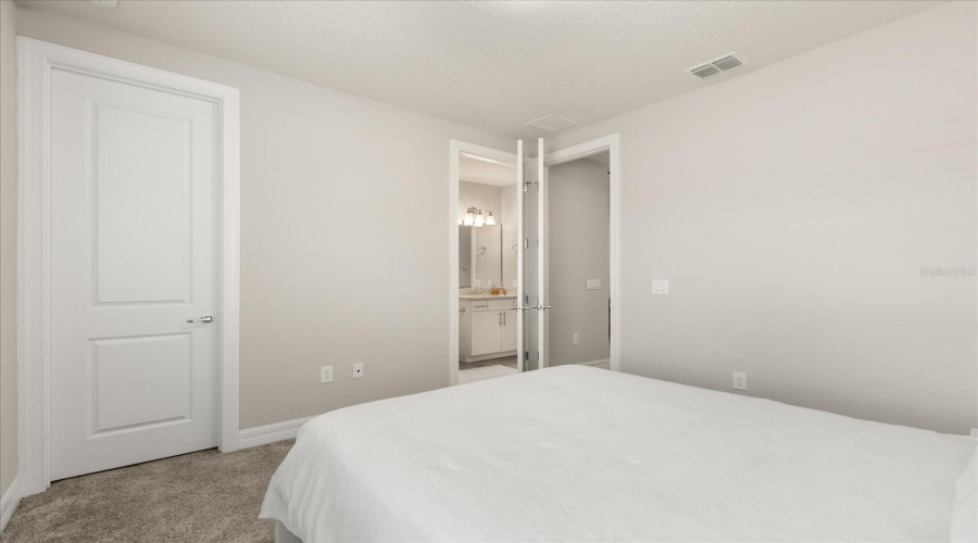 ORLANDO, Florida 32836, 3 Bedrooms Bedrooms, ,3 BathroomsBathrooms,Residential,For Sale,LEMON LAKE,0,MFRO6398787