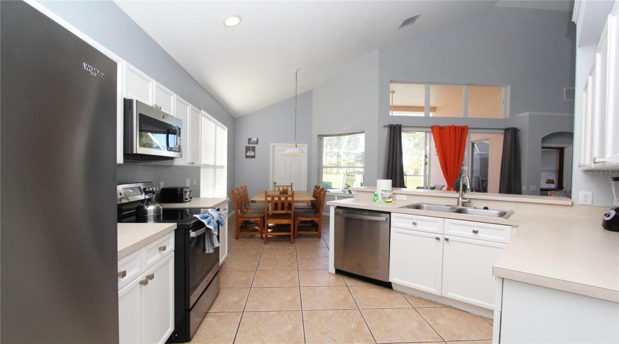 KISSIMMEE, Florida 34747, 5 Bedrooms Bedrooms, ,3 BathroomsBathrooms,Residential,For Sale,FAN PALM,0,MFRS5147833