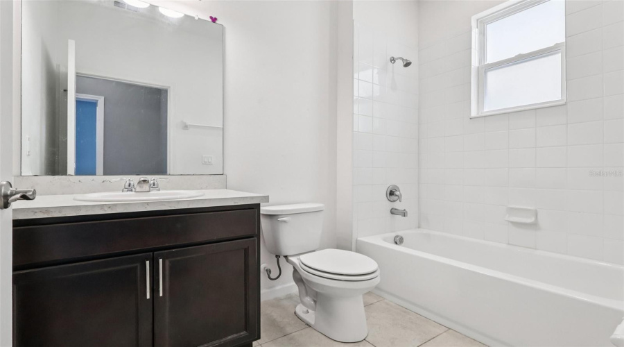 DAVENPORT, Florida 33837, 5 Bedrooms Bedrooms, ,3 BathroomsBathrooms,Residential,For Sale,BOYDFIELD,0,MFRO6399238