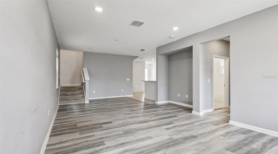 DAVENPORT, Florida 33837, 5 Bedrooms Bedrooms, ,3 BathroomsBathrooms,Residential,For Sale,BOYDFIELD,0,MFRO6399238