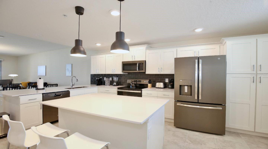 KISSIMMEE, Florida 34746, 2 Bedrooms Bedrooms, ,2 BathroomsBathrooms,Residential,For Sale,PARADOX,0,MFRO6399517