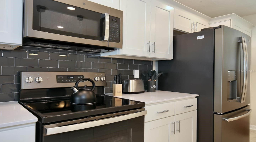 KISSIMMEE, Florida 34746, 2 Bedrooms Bedrooms, ,2 BathroomsBathrooms,Residential,For Sale,PARADOX,0,MFRO6399517