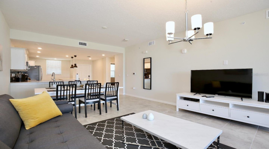 KISSIMMEE, Florida 34746, 2 Bedrooms Bedrooms, ,2 BathroomsBathrooms,Residential,For Sale,PARADOX,0,MFRO6399517