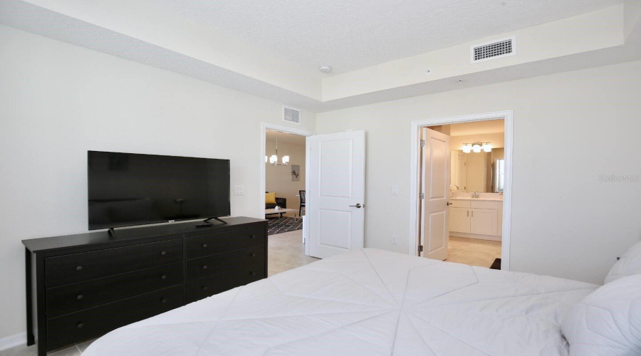 KISSIMMEE, Florida 34746, 2 Bedrooms Bedrooms, ,2 BathroomsBathrooms,Residential,For Sale,PARADOX,0,MFRO6399517