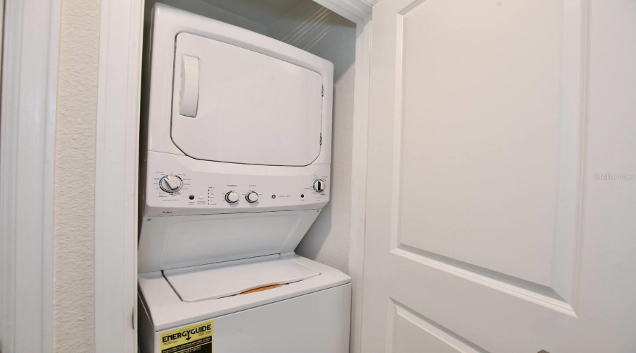 KISSIMMEE, Florida 34746, 2 Bedrooms Bedrooms, ,2 BathroomsBathrooms,Residential,For Sale,PARADOX,0,MFRO6399517