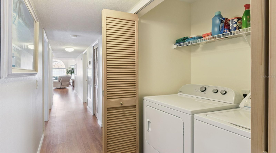 KISSIMMEE, Florida 34747, 4 Bedrooms Bedrooms, ,3 BathroomsBathrooms,Residential,For Sale,KNIGHTSBRIDGE,0,MFRO6397982