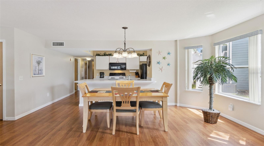 KISSIMMEE, Florida 34747, 4 Bedrooms Bedrooms, ,3 BathroomsBathrooms,Residential,For Sale,KNIGHTSBRIDGE,0,MFRO6397982