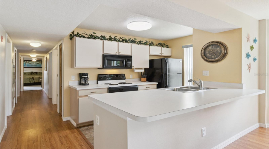 KISSIMMEE, Florida 34747, 4 Bedrooms Bedrooms, ,3 BathroomsBathrooms,Residential,For Sale,KNIGHTSBRIDGE,0,MFRO6397982