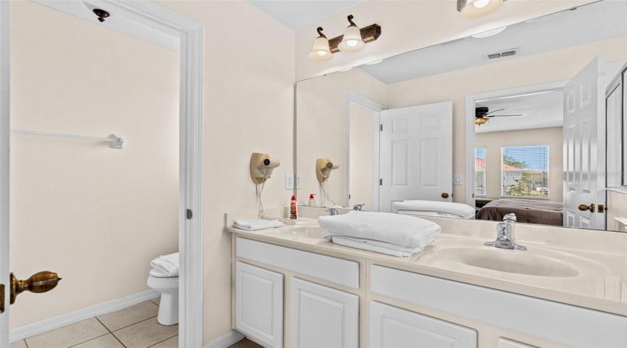 KISSIMMEE, Florida 34746, 4 Bedrooms Bedrooms, ,4 BathroomsBathrooms,Residential,For Sale,STELLA,0,MFRO6399620