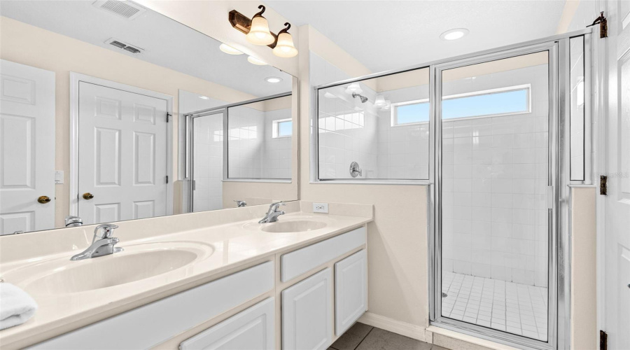 KISSIMMEE, Florida 34746, 4 Bedrooms Bedrooms, ,4 BathroomsBathrooms,Residential,For Sale,STELLA,0,MFRO6399620