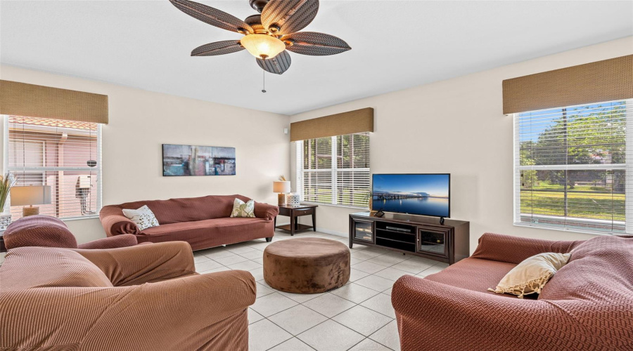 KISSIMMEE, Florida 34746, 4 Bedrooms Bedrooms, ,4 BathroomsBathrooms,Residential,For Sale,STELLA,0,MFRO6399620