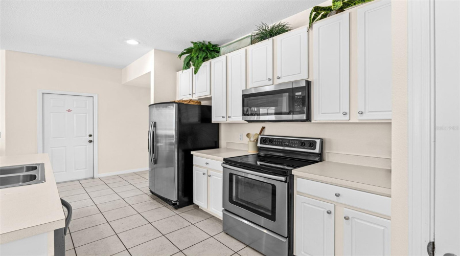 KISSIMMEE, Florida 34746, 4 Bedrooms Bedrooms, ,4 BathroomsBathrooms,Residential,For Sale,STELLA,0,MFRO6399620