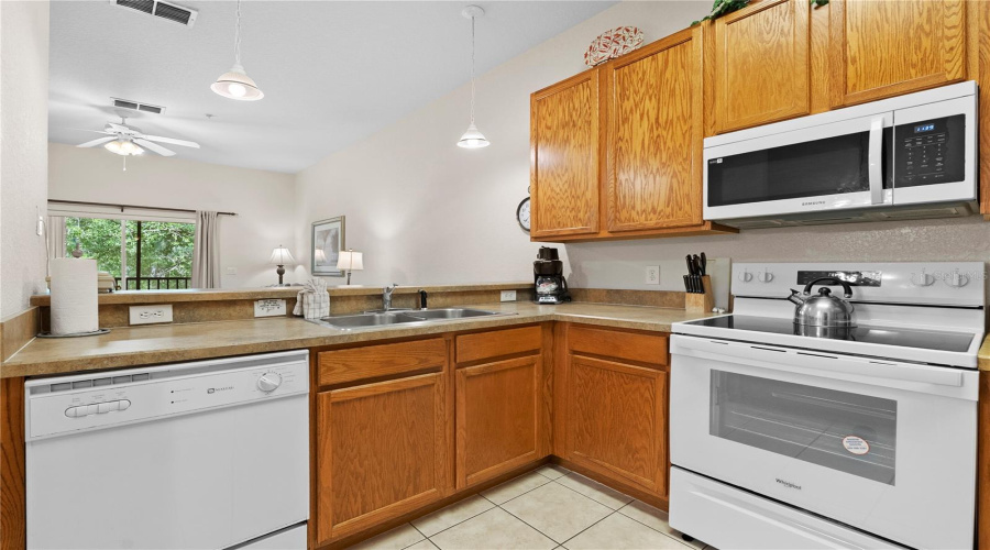 DAVENPORT, Florida 33897, 3 Bedrooms Bedrooms, ,2 BathroomsBathrooms,Residential,For Sale,GRAN BAHAMA,0,MFRO6393623