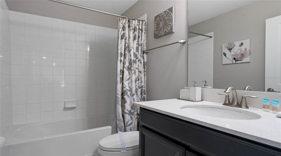 DAVENPORT, Florida 33896, 6 Bedrooms Bedrooms, ,5 BathroomsBathrooms,Residential,For Sale,MULLIGAN,0,MFRO6291126