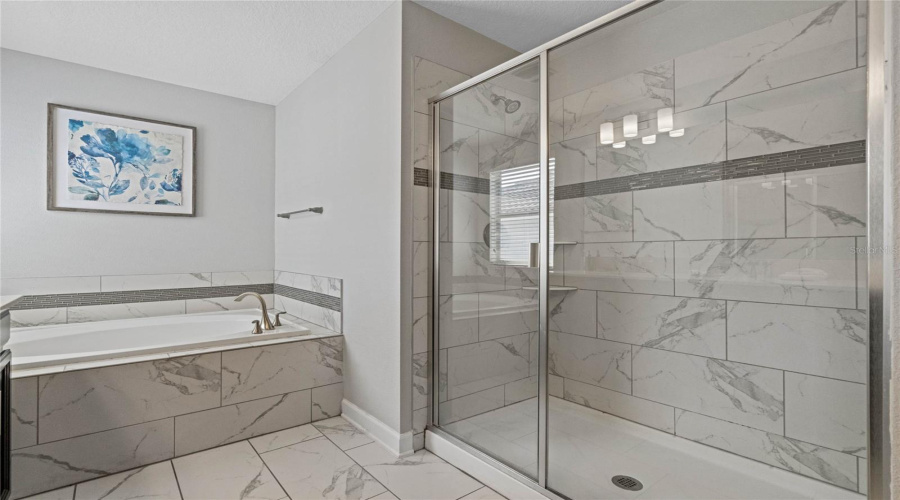 DAVENPORT, Florida 33896, 6 Bedrooms Bedrooms, ,5 BathroomsBathrooms,Residential,For Sale,MULLIGAN,0,MFRO6291126