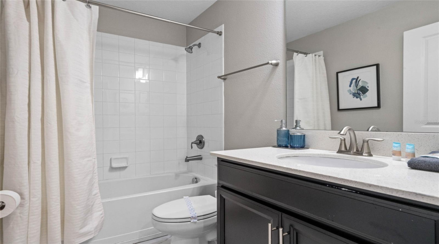 DAVENPORT, Florida 33896, 6 Bedrooms Bedrooms, ,5 BathroomsBathrooms,Residential,For Sale,MULLIGAN,0,MFRO6291126