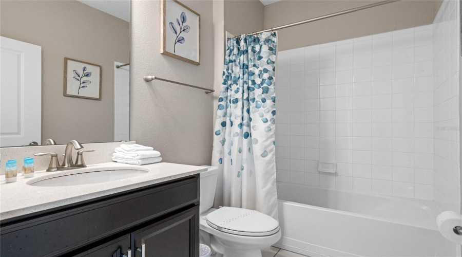 DAVENPORT, Florida 33896, 6 Bedrooms Bedrooms, ,5 BathroomsBathrooms,Residential,For Sale,MULLIGAN,0,MFRO6291126