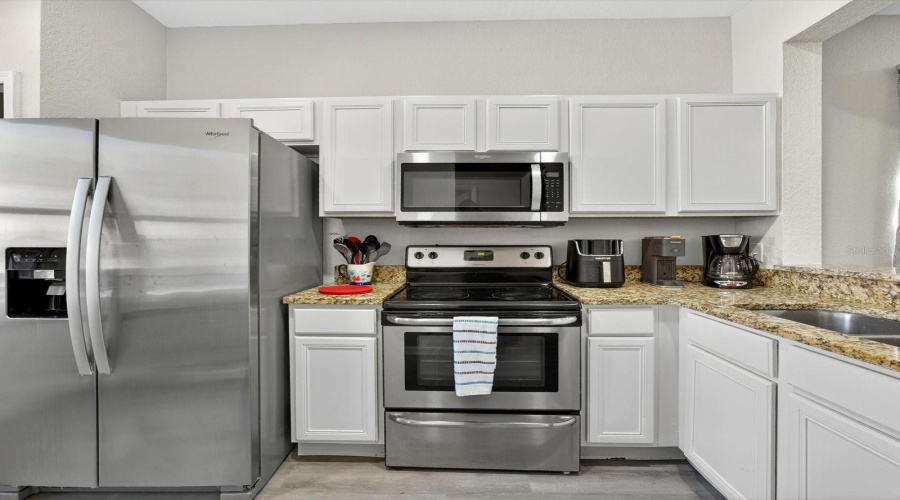 DAVENPORT, Florida 33897, 4 Bedrooms Bedrooms, ,3 BathroomsBathrooms,Residential,For Sale,CALABRIA,0,MFRO6361101