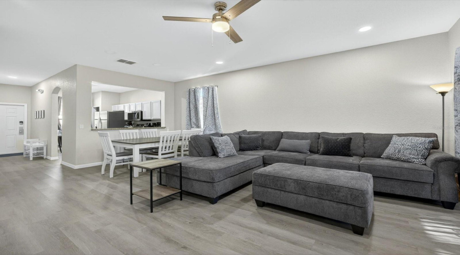 DAVENPORT, Florida 33897, 4 Bedrooms Bedrooms, ,3 BathroomsBathrooms,Residential,For Sale,CALABRIA,0,MFRO6361101