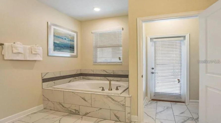 DAVENPORT, Florida 33896, 8 Bedrooms Bedrooms, ,5 BathroomsBathrooms,Residential,For Sale,PLUNKER,0,MFRO6399707