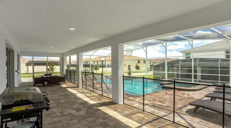 DAVENPORT, Florida 33896, 8 Bedrooms Bedrooms, ,5 BathroomsBathrooms,Residential,For Sale,PLUNKER,0,MFRO6399707