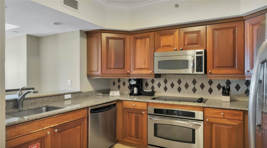 REUNION, Florida 34747, 2 Bedrooms Bedrooms, ,2 BathroomsBathrooms,Residential,For Sale,GATHERING,0,MFRO6396414