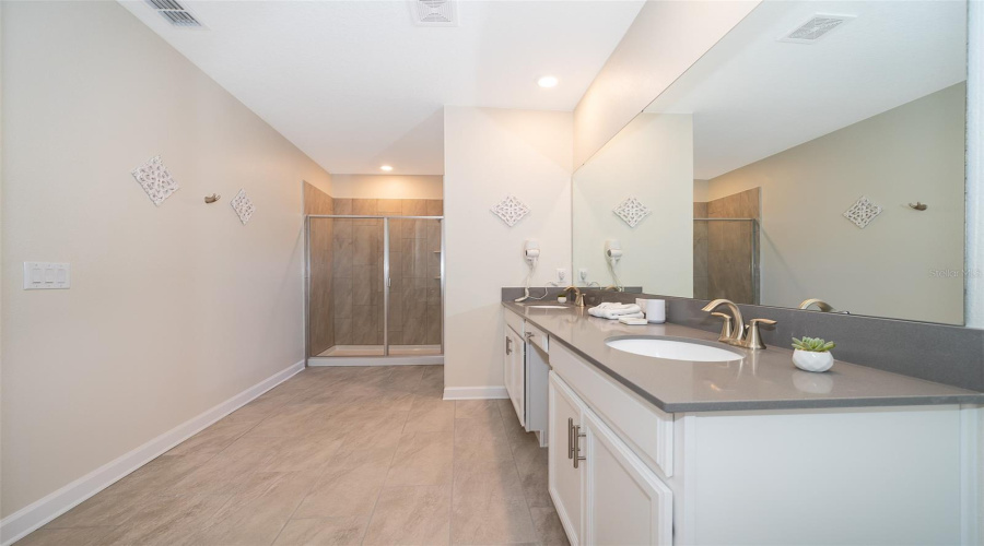 DAVENPORT, Florida 33896, 5 Bedrooms Bedrooms, ,5 BathroomsBathrooms,Residential,For Sale,STICKS,0,MFRS5147481