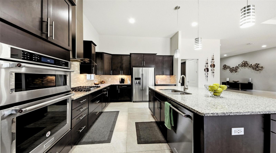 ORLANDO, Florida 32836, 4 Bedrooms Bedrooms, ,3 BathroomsBathrooms,Residential,For Sale,LEMON LAKE,0,MFRO6396167